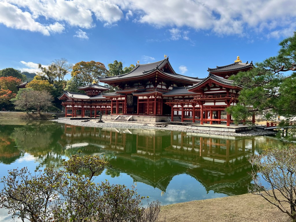 อาคารฮูโด หรือ หอฟินิกส์ วัดเบียวโดอิน เมืองอุจิ จังหวัดเกียวโต ประเทศญี่ปุ่น
Hoodo (Pheonix hall), Byodoin temple, Uji, Kyoto, Japan