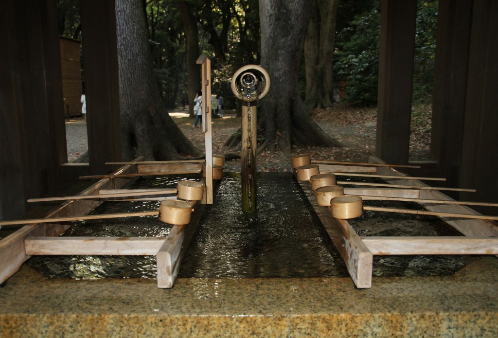 น้ำพุชำระล้างเทมิสึยะ สัญลักษณ์ของความบริสุทธิ์